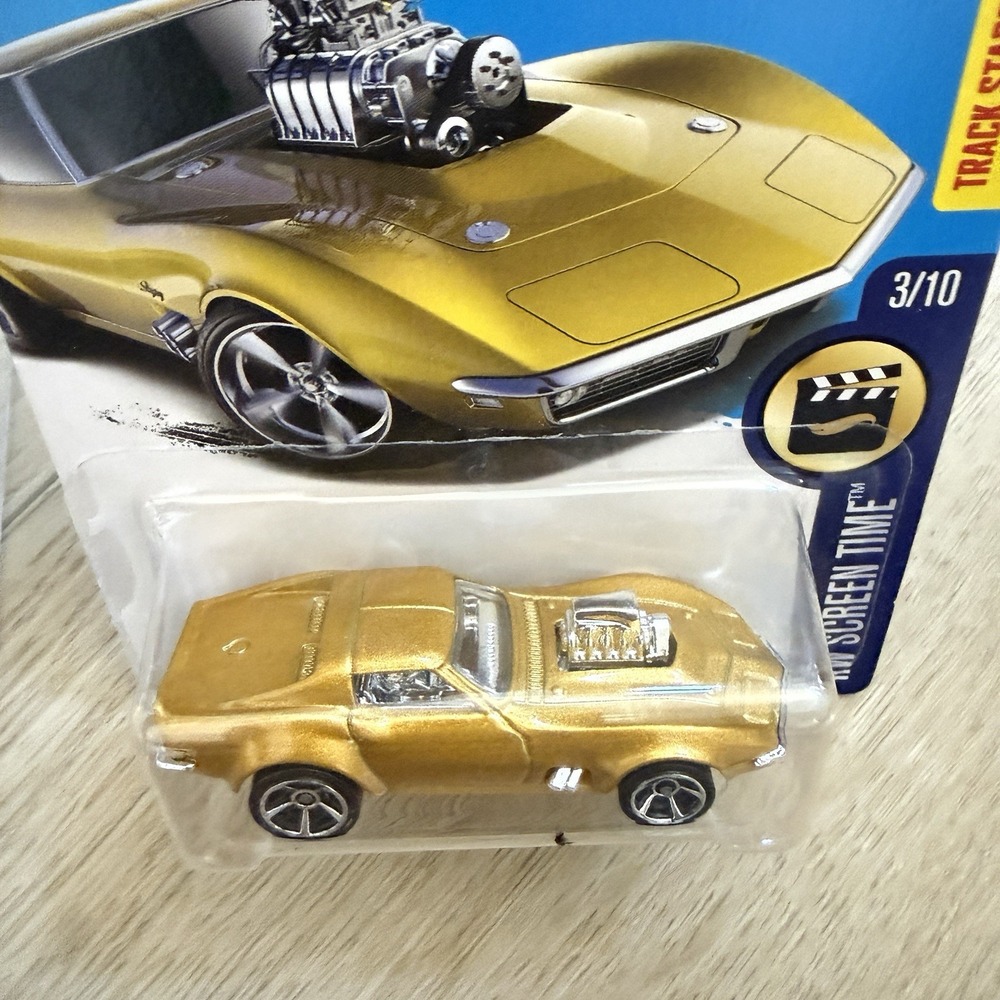 Hot Wheels '68 Corvette Gas Monkey Garage Gold Midas Monkey Screen Time Carded - Picture 4 of 6